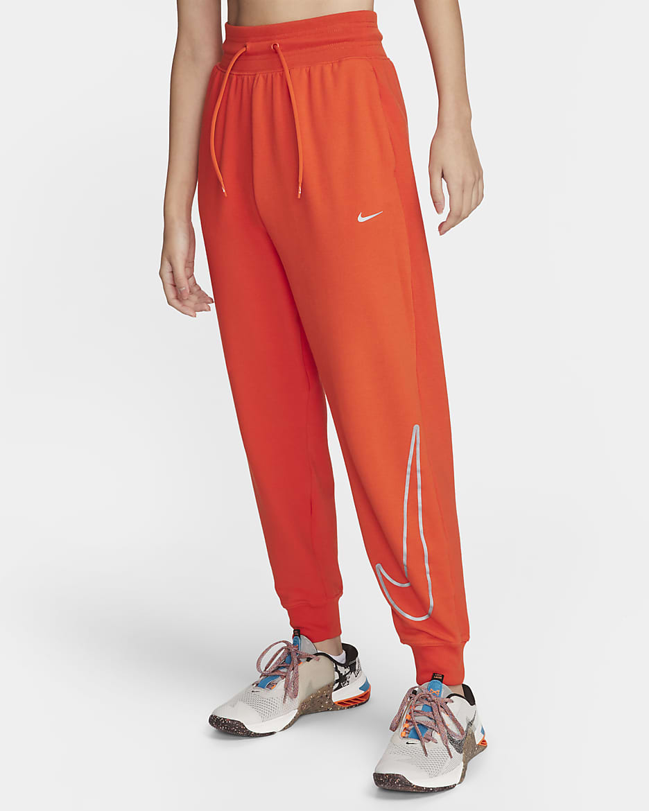 ナイキ Dri-FIT ワン ウィメンズ ハイウエスト 7/8 フレンチテリー グラフィック パンツ - ピカンテレッド/メタリックシルバー