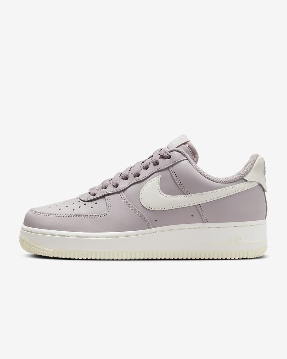 Tenis para mujer Nike Air Force 1 '07 EasyOn - Violeta platino/Leche de coco/Volt/Vela