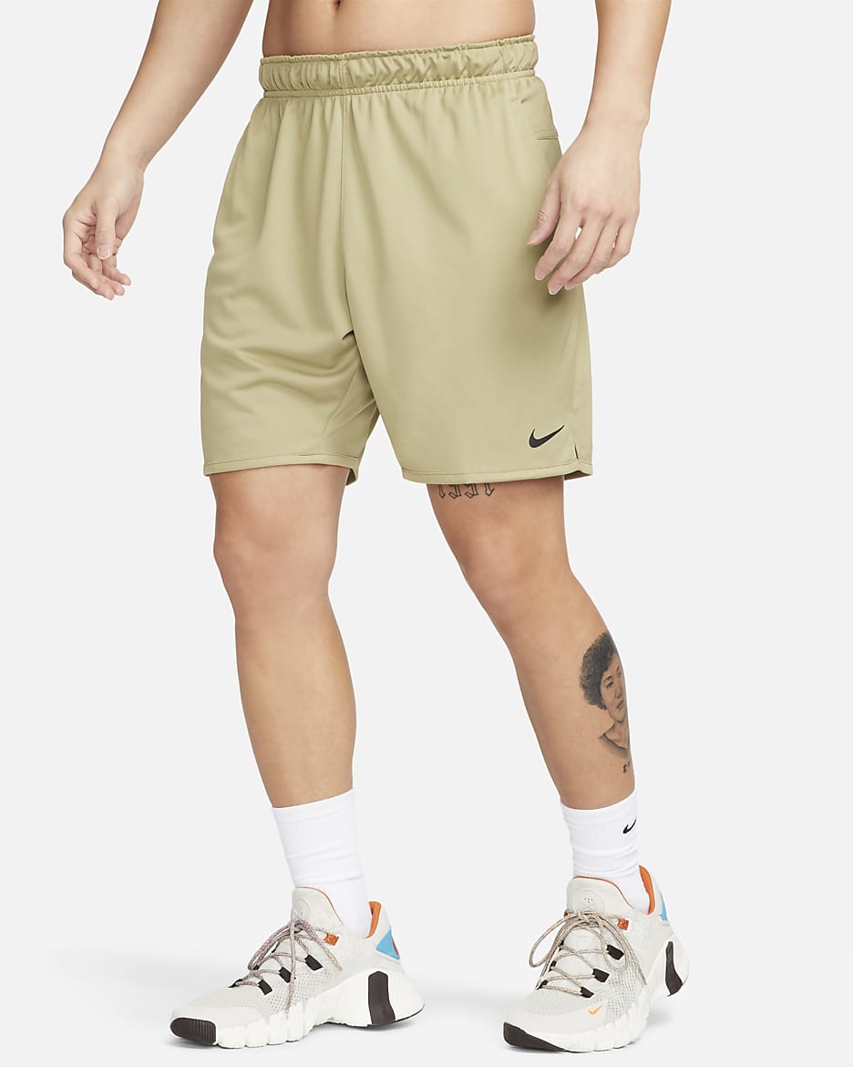 Nike Dri-FIT Totality 男款 7" 無襯裡短褲 - Neutral Olive/黑色/Neutral Olive/黑色