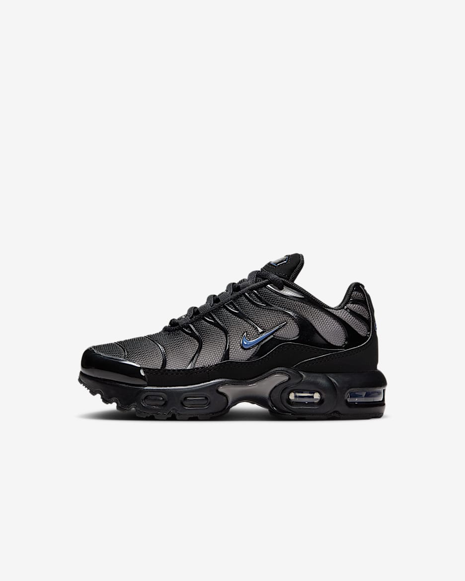 air max plus tuned to black
