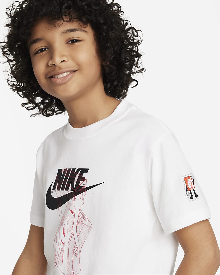 Nike Sportswear Older Kids' T-Shirt - White