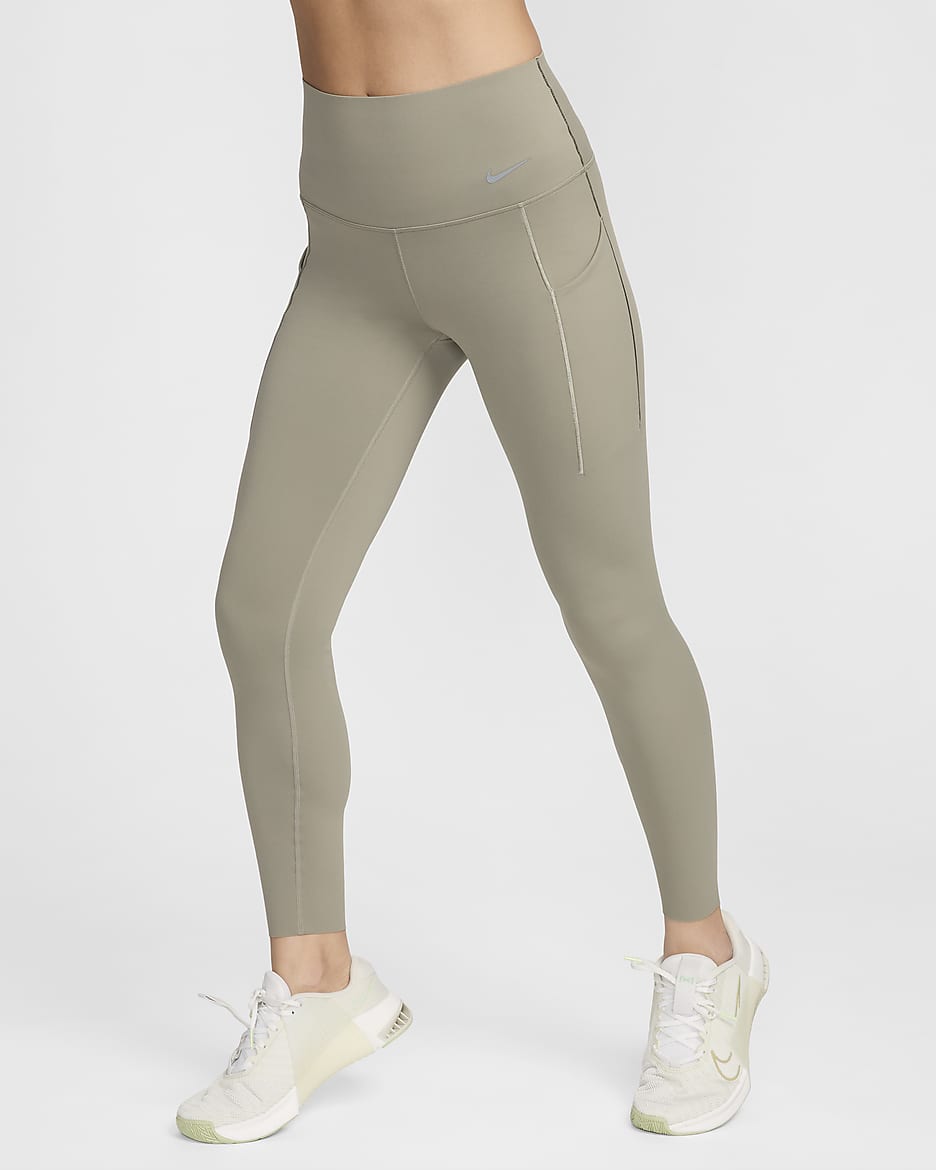 Leggings de 7/8 de tiro alto y sujeción media con bolsillos para mujer Nike Universa - Militar claro/Negro