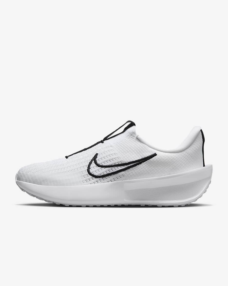Tenis de correr en pavimento para mujer Nike Interact Run EasyOn - Blanco/Blanco/Negro