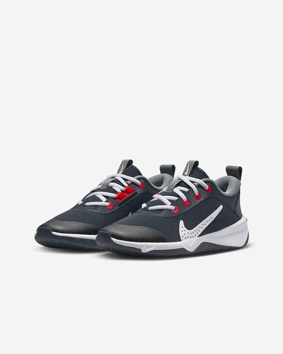 Nike Omni Multi-Court Older Kids' Indoor Court Shoes - Dark Obsidian/Smoke Grey/Bright Crimson/White