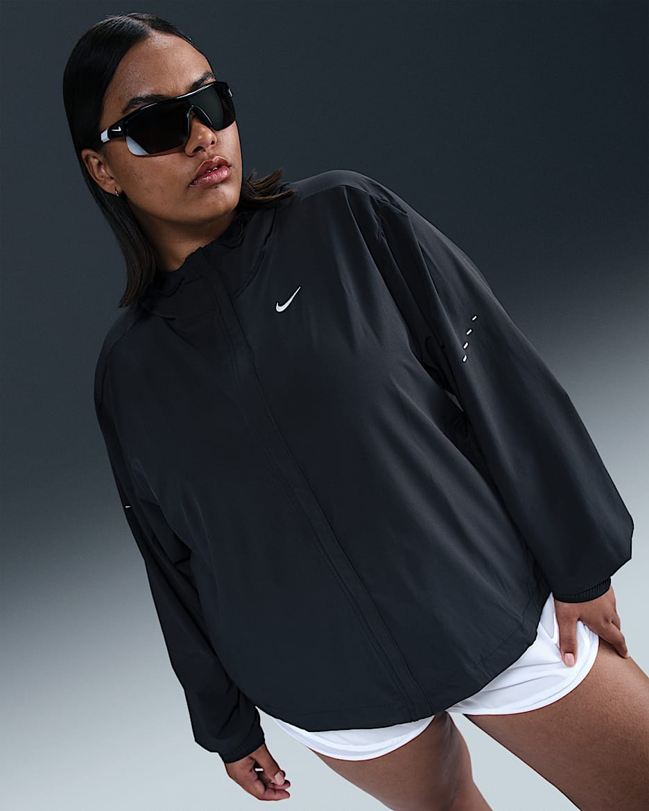 Nike Swift Chamarra de correr plegable Repel para mujer (talla grande) - Negro