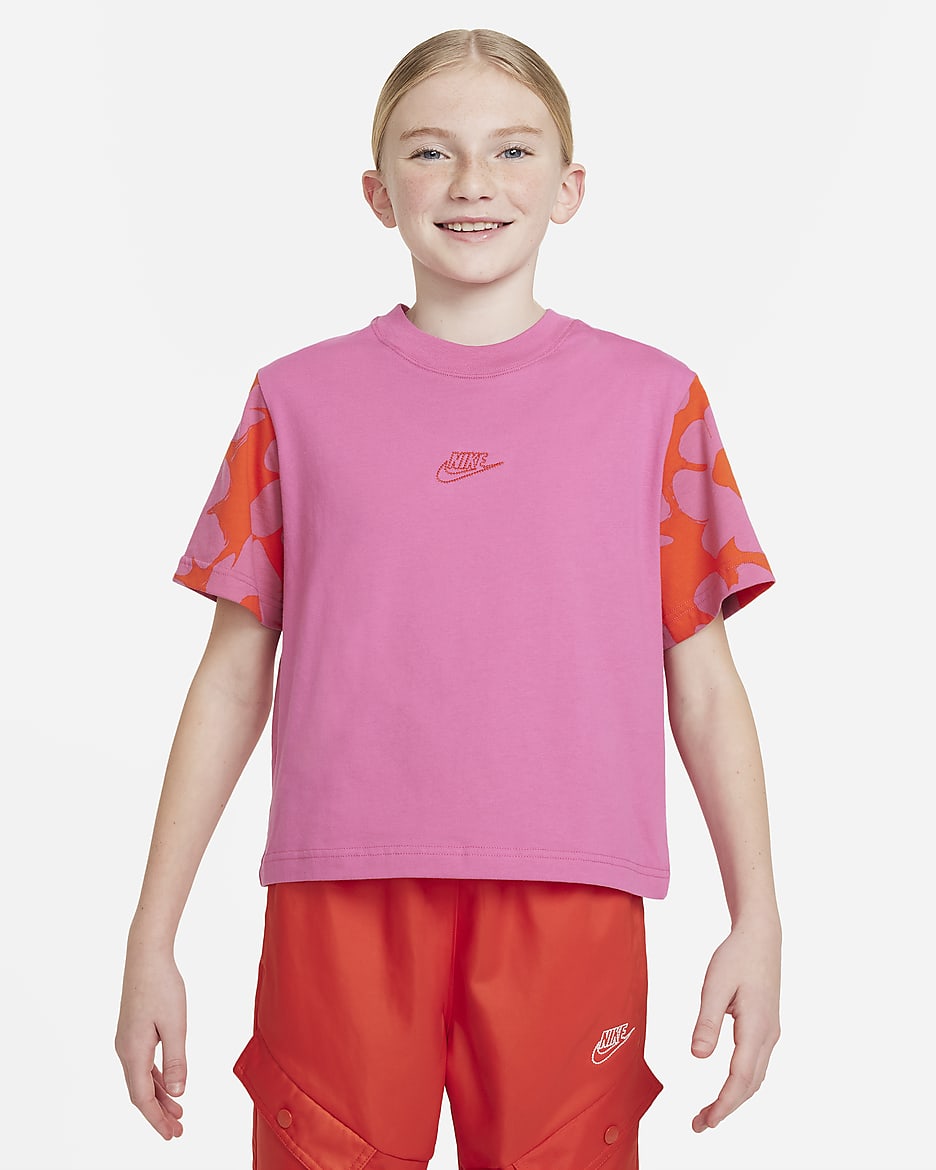 เสื้อยืดเด็กโตทรงบ็อกซี่ Nike Sportswear (หญิง) - Alchemy Pink
