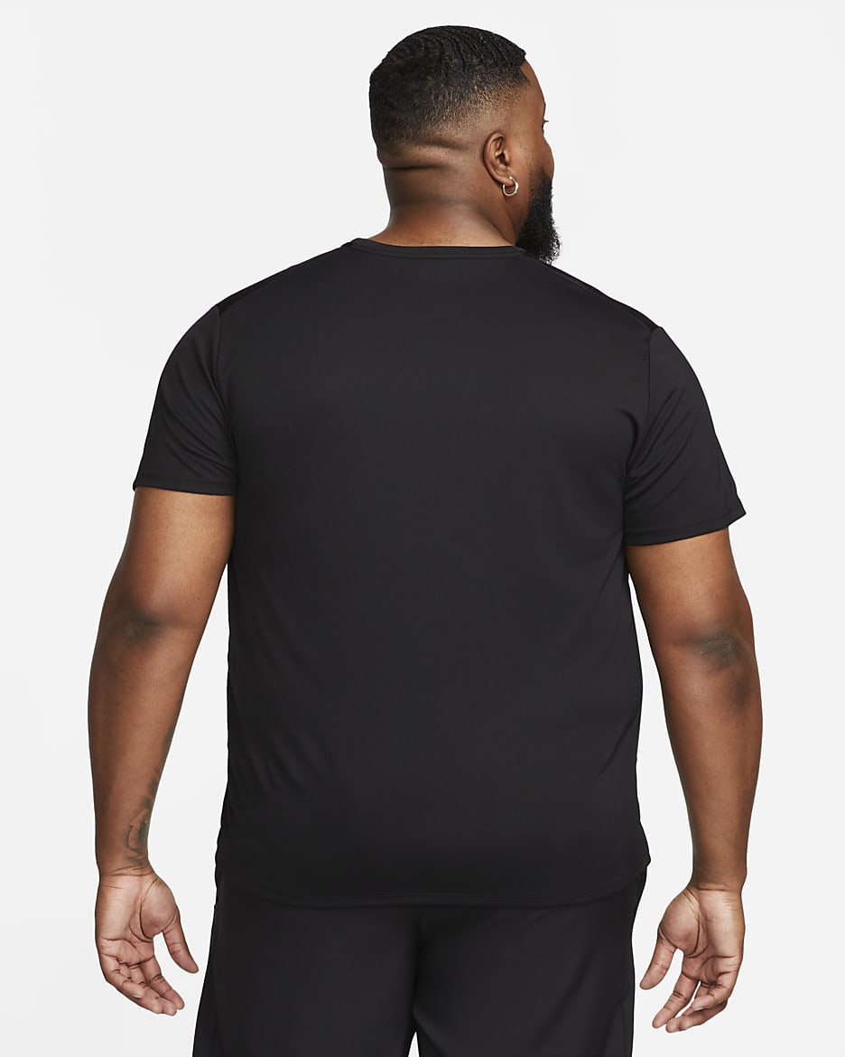 Kortärmad löpartröja Nike Miler Dri-FIT UV för män - Svart