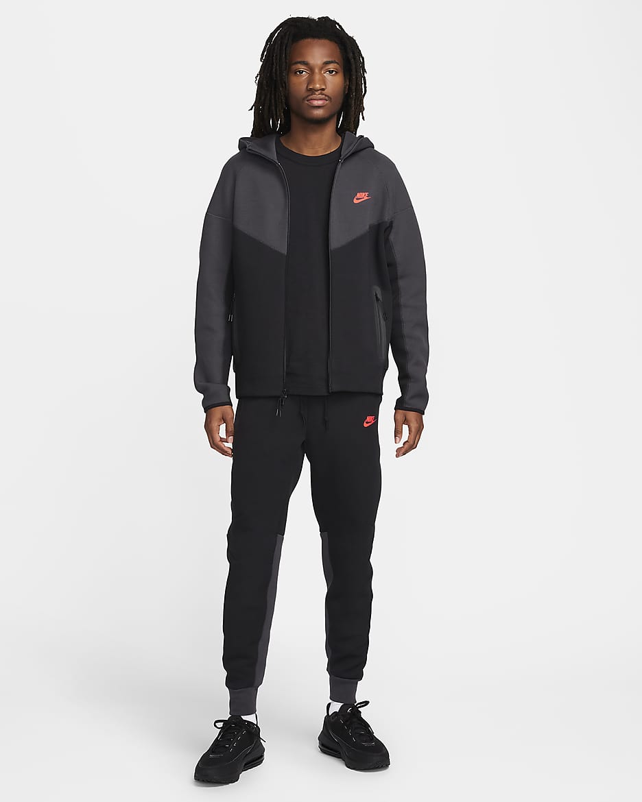 Joggingbyxor Nike Sportswear Tech Fleece för män - Svart/Dark Smoke Grey/Light Crimson