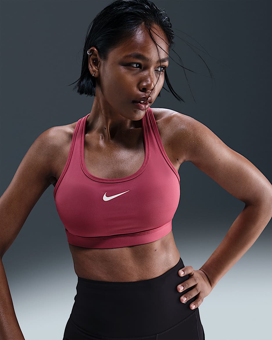 Bra deportivo con almohadillas para mujer Nike Swoosh Medium Support - Remolacha dulce/Blanco