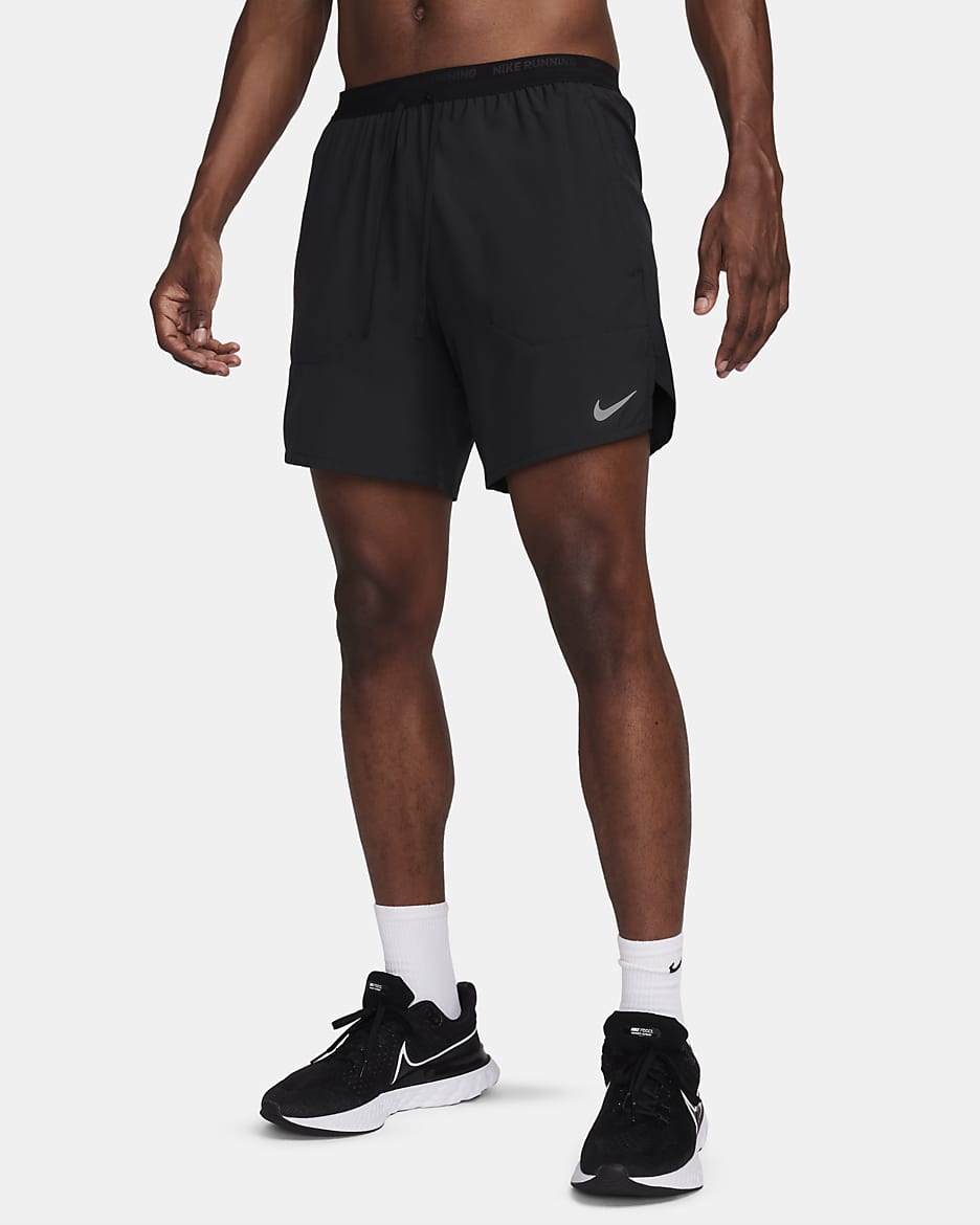 Nike Stride Dri-FIT-2-i-1-løbeshorts (18 cm) til mænd - sort/sort/sort