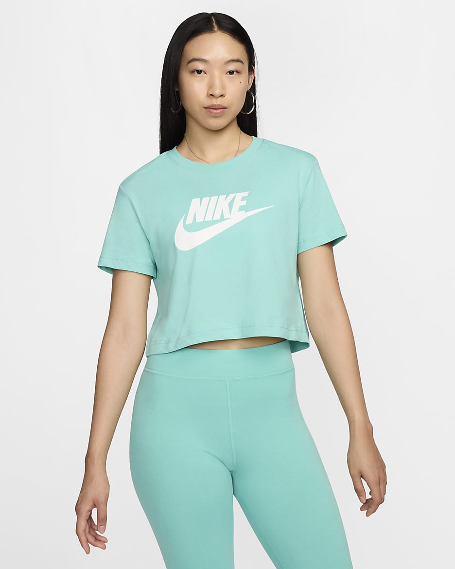 ナイキ スポーツウェア エッセンシャル ウィメンズ クロップド Tシャツ - グリーンフロスト/ホワイト