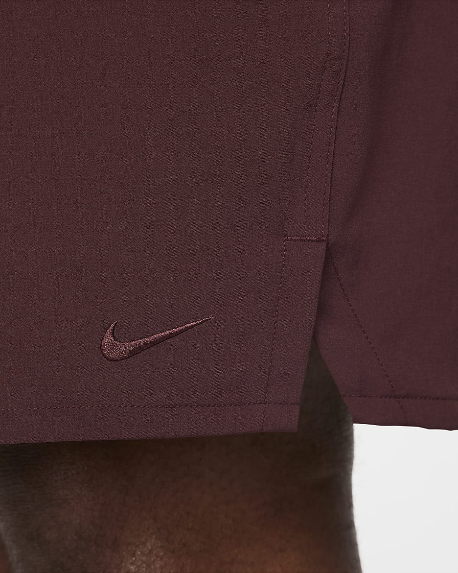 Shorts versatili Dri-FIT non foderati 18 cm Nike Unlimited – Uomo - Burgundy Crush/Nero/Burgundy Crush