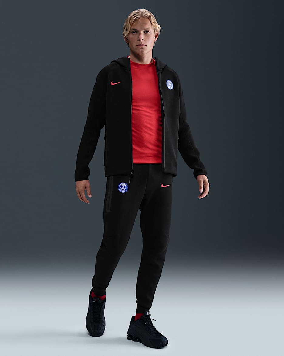 Paris Saint-Germain Tech Men's Nike Total 90 Football Fleece Joggers - Black/Global Red