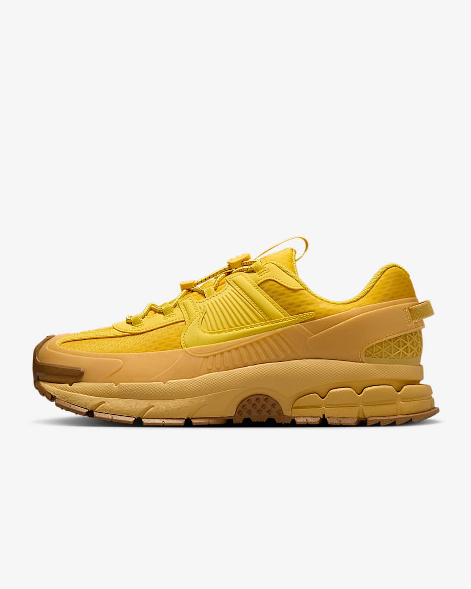 Nike Zoom Vomero Roam Men's Shoes - Lightning/Saturn Gold/Flat Gold/Lightning