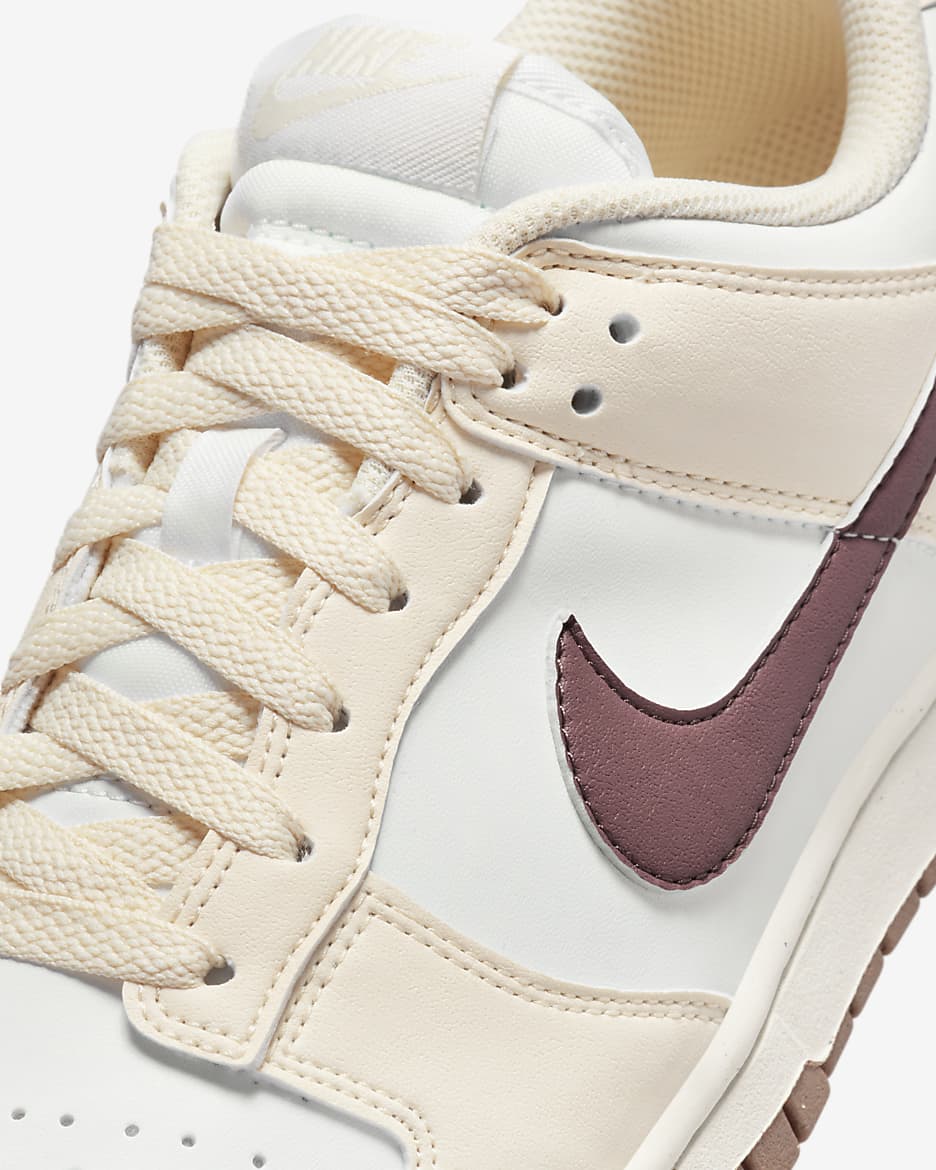 Tenis para mujer Nike Dunk Low - Leche de coco/Blanco cumbre/Malva humeante