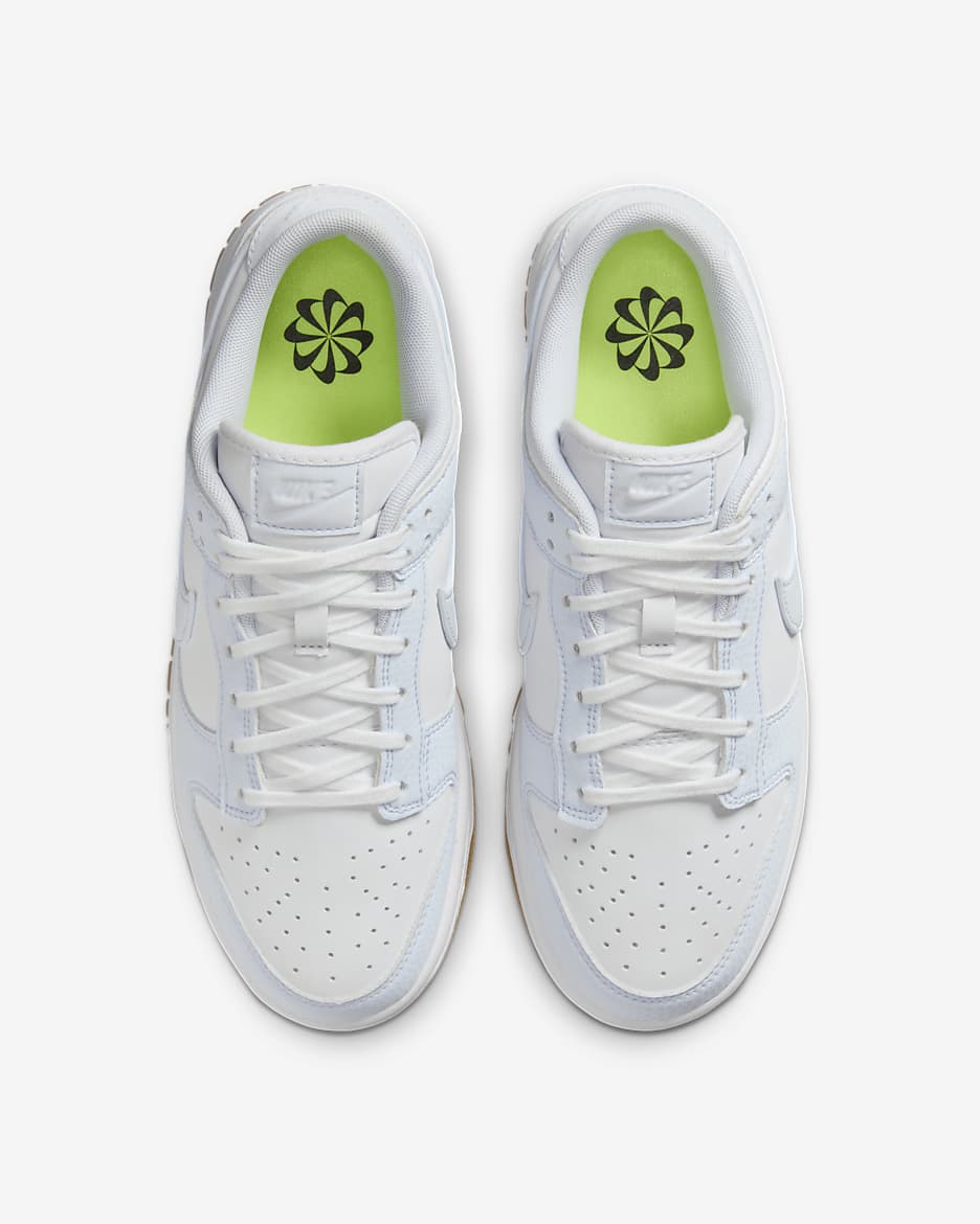 Tenis para mujer Nike Dunk Low Premium Next Nature - Blanco/Marrón claro goma/Gris fútbol