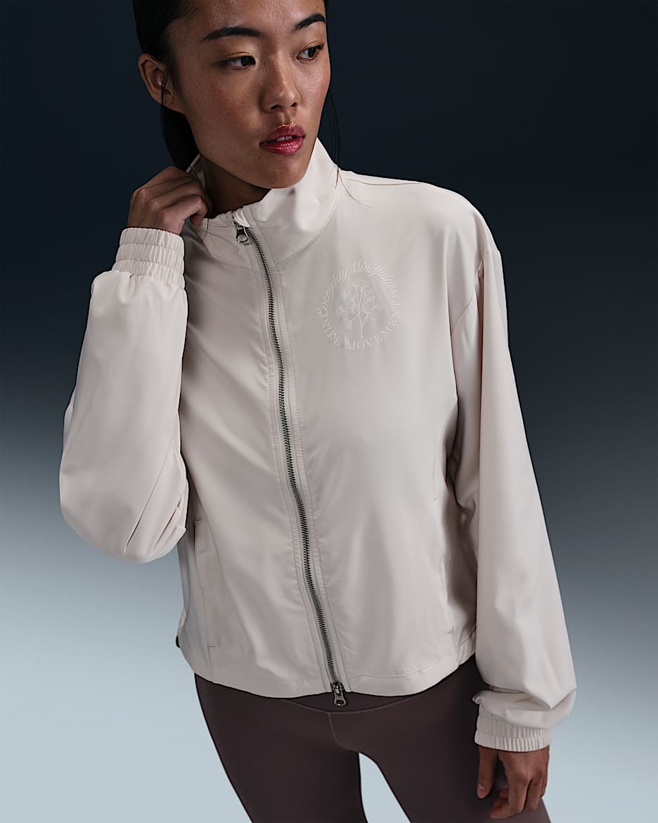 เสื้อแจ็คเก็ต Dri-FIT ผู้หญิง Nike One Relaxed - Light Orewood Brown/Sail