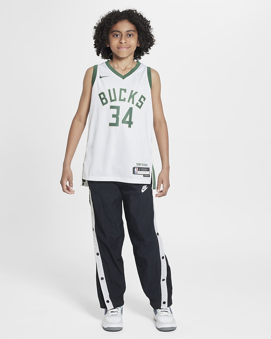 Milwaukee Bucks 2022/23 Association Edition Older Kids' Nike NBA Swingman Jersey - White