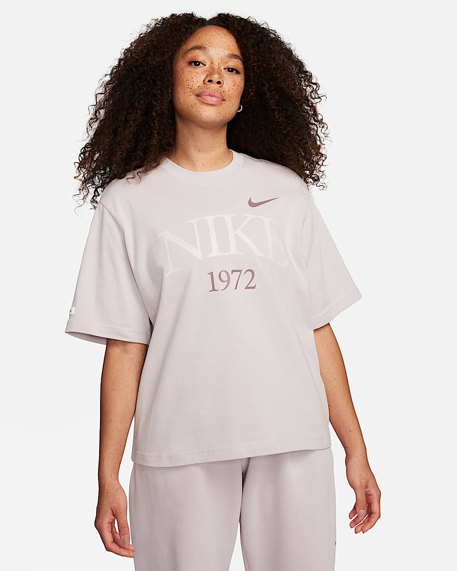 Nike Sportswear Classic Women's T-Shirt - Platinum Violet