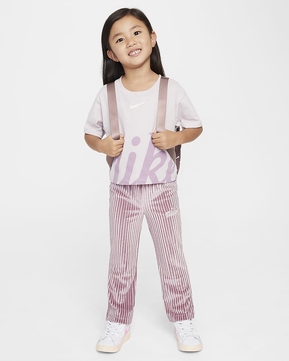 Playera con estampado cómoda para infantil Nike - Violeta platino