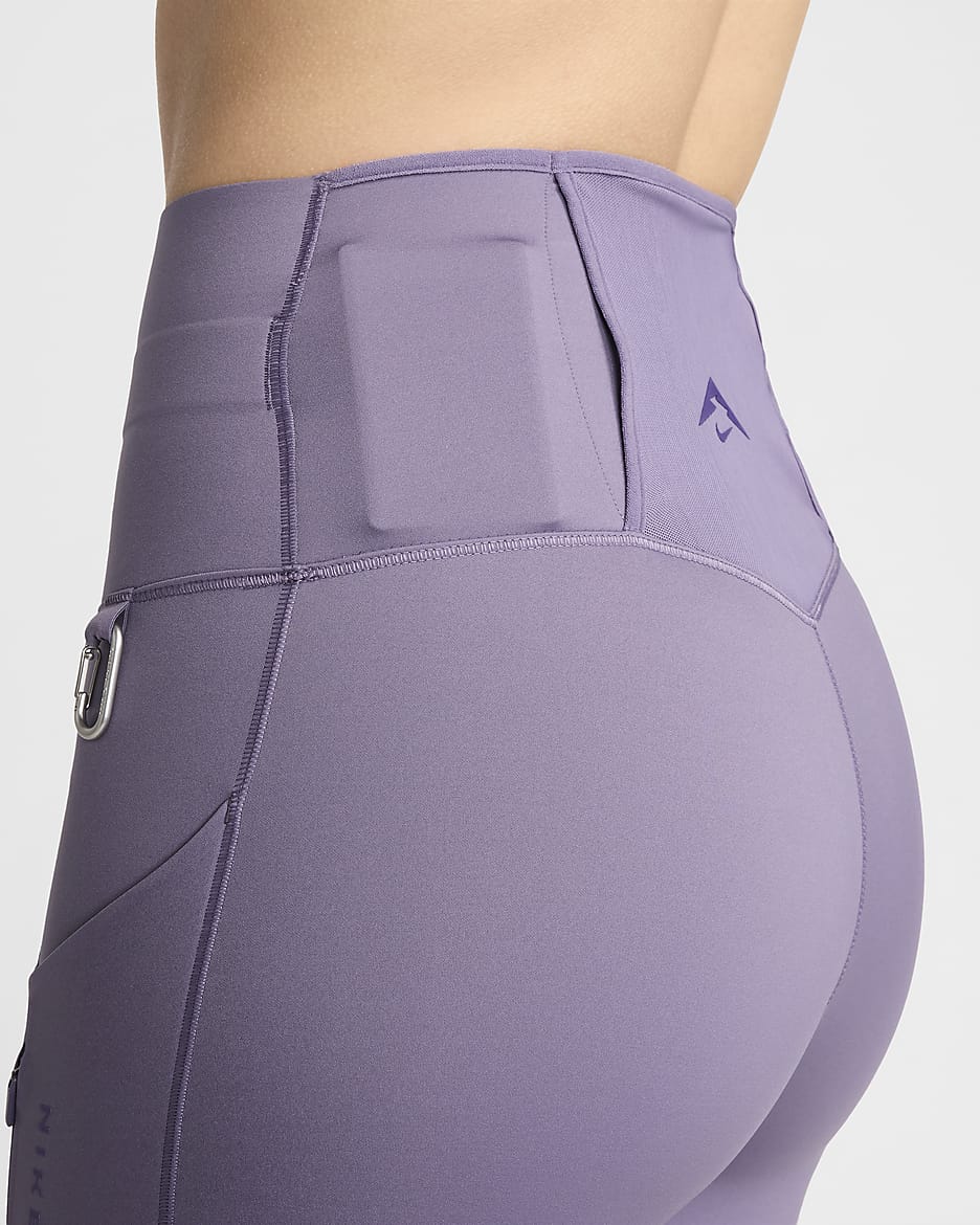 Damskie legginsy 7/8 z wysokim stanem i kieszeniami zapewniające mocne wsparcie Nike Trail Go - Daybreak/Daybreak/Court Purple