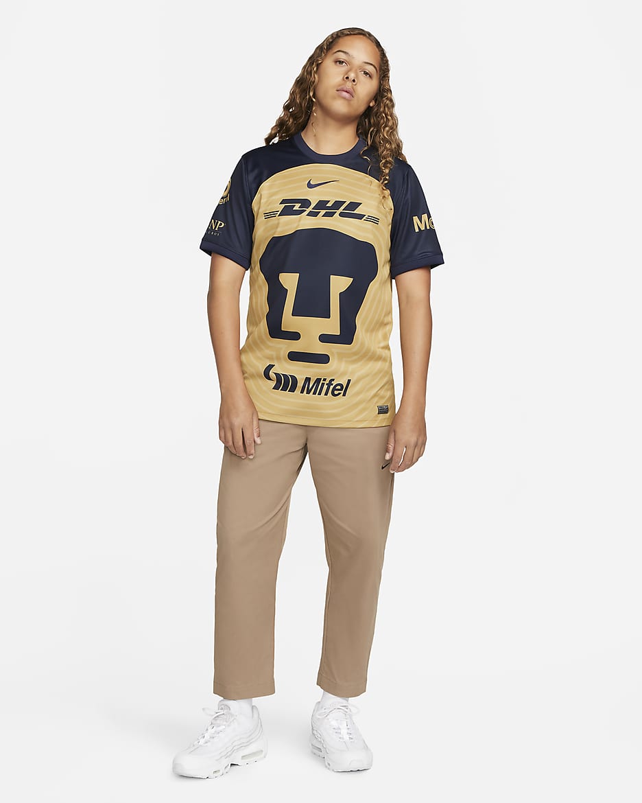 Maglia da calcio Nike Dri-FIT Pumas UNAM 2022/23 Stadium da uomo – Away - Truly Gold/Ossidiana/Ossidiana