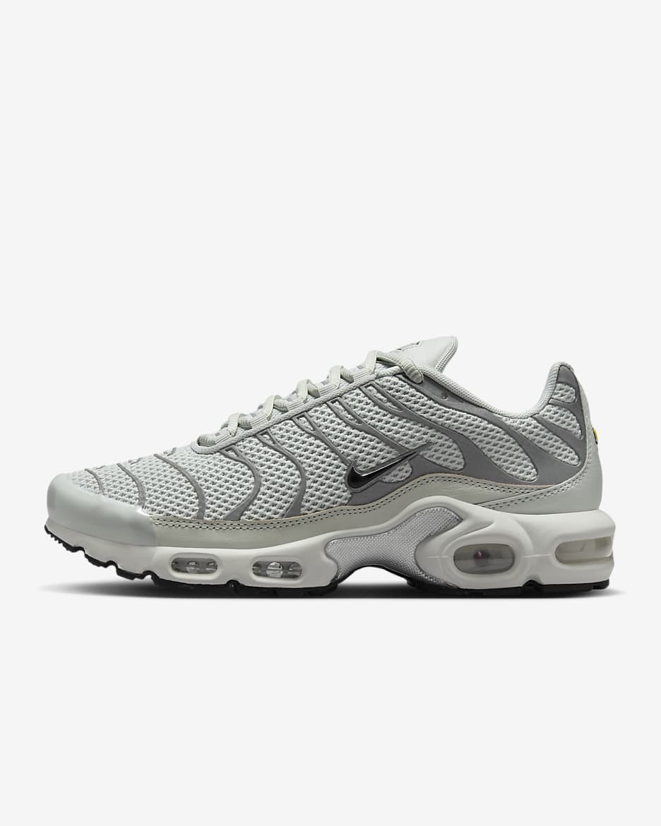 Γυναικεία παπούτσια Nike Air Max Plus - Light Silver/Chrome/Light Bone/Μαύρο