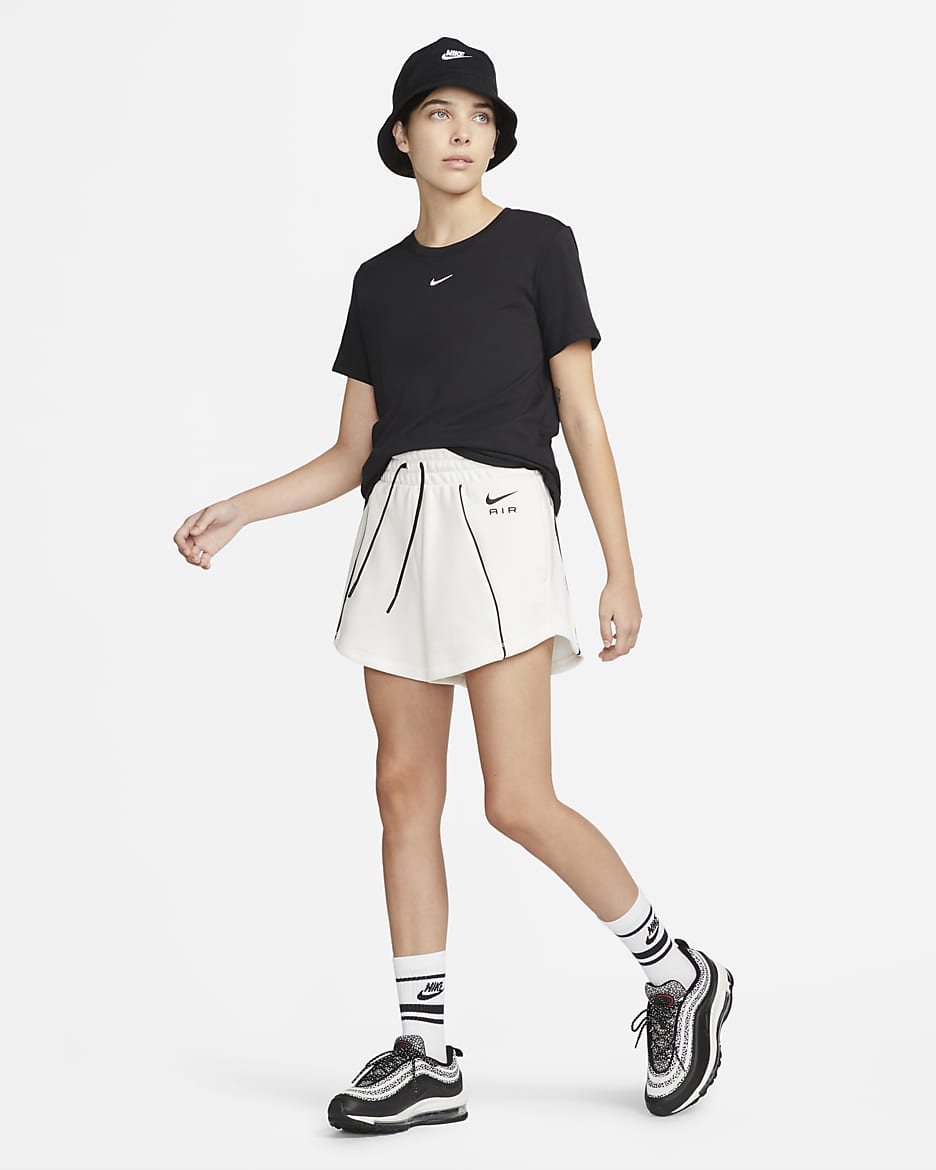 Nike Sportswear Essential Women's T-Shirt - Black