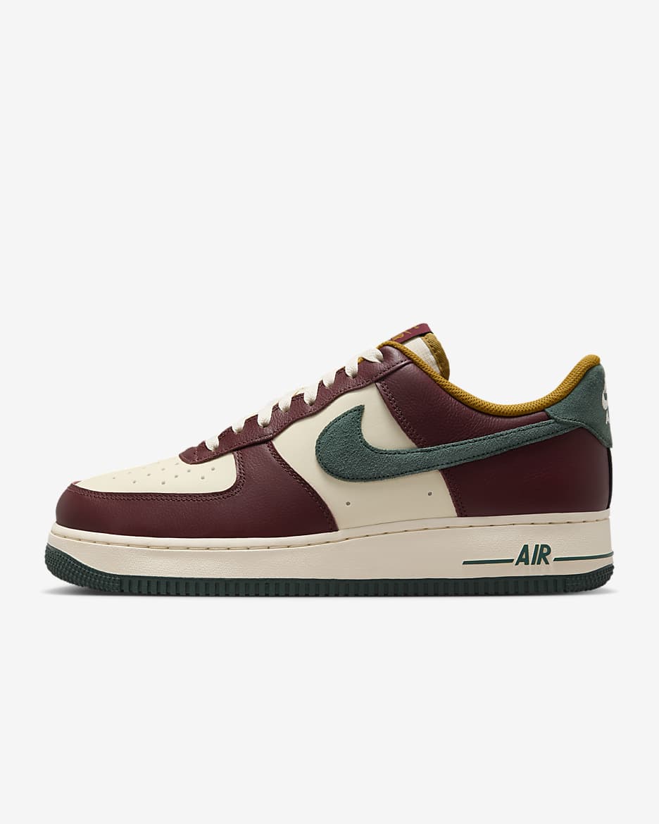Nike Air Force 1 '07 LV8 Tenis para hombre - Leche de coco/Rojo team oscuro/Broncino/Verde vintage