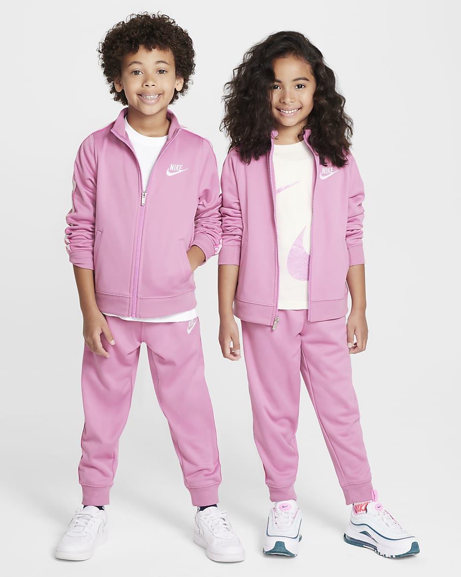 Conjunto de 2 piezas con cinta con logotipos de cierre completo para niños talla pequeña Nike Dri-FIT - Flamenco mágico