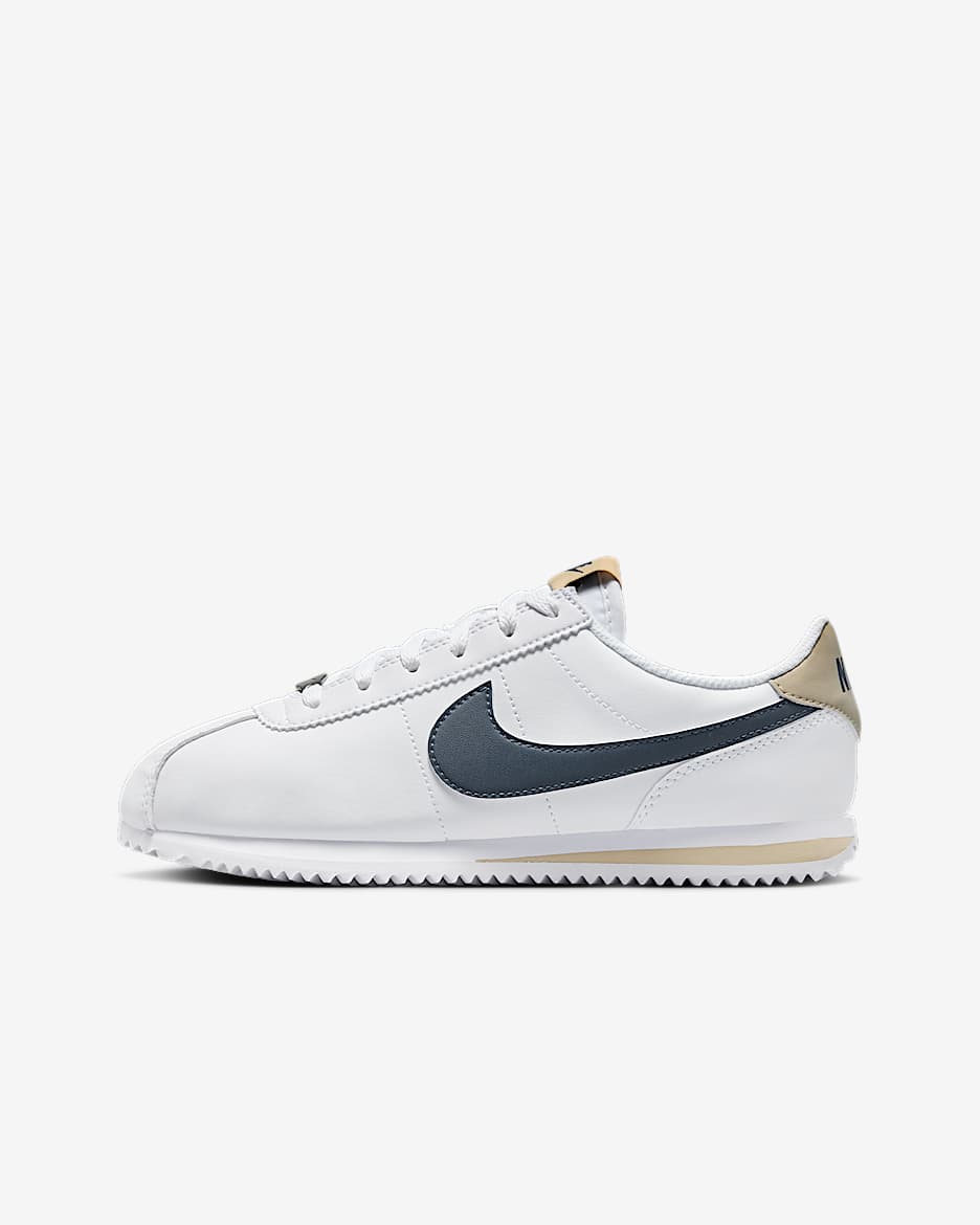 Tenis para niños grandes Nike Cortez - Blanco/Caqui desierto/Trueno azul