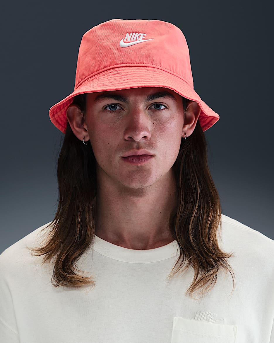 Bob délavé Nike Apex Futura - Magic Ember/Blanc