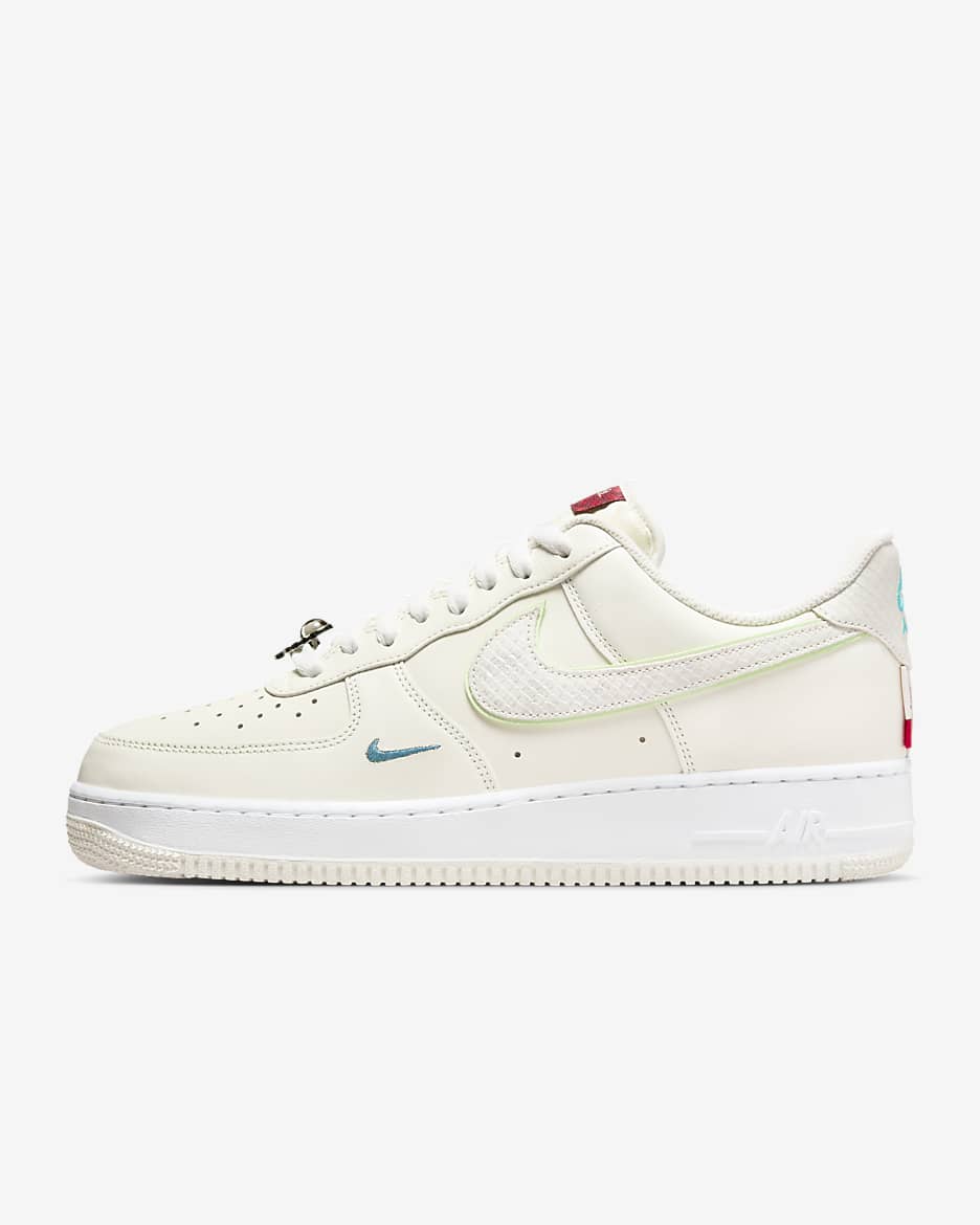 รองเท้าผู้ชาย Nike Air Force 1 '07 - Sail/ขาว/University Red/Vapor Green