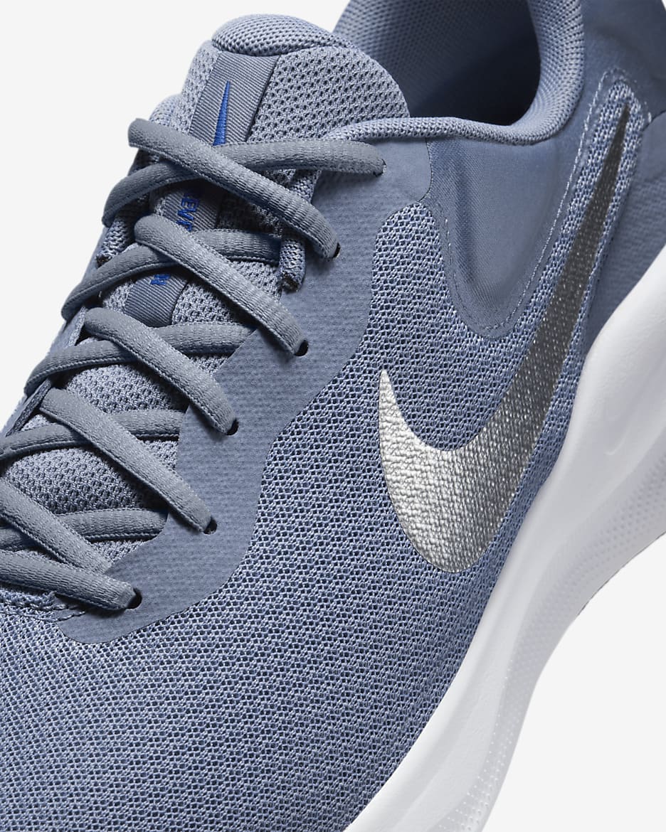 Nike Revolution 7 Straßenlaufschuh für Herren - Ashen Slate/Weiß/Hyper Royal/Metallic Silver