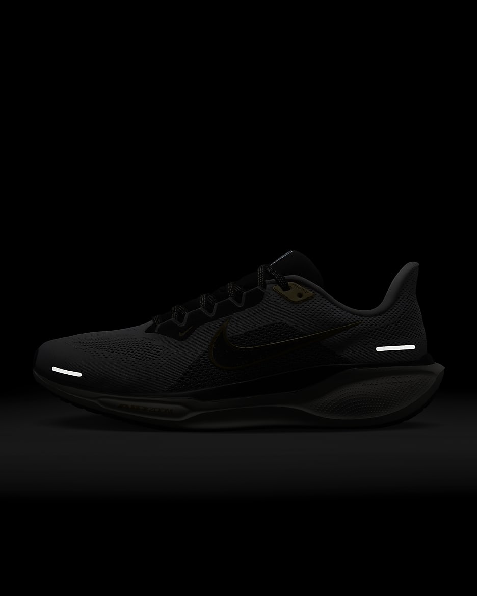 Nike Zoom Pegasus 41 Straßenlaufschuh (Herren) - Weiß/Metallic Gold/Light Smoke Grey/Schwarz