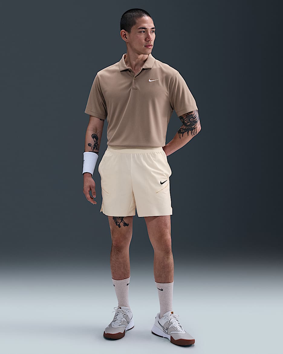 ナイキコート スラム メンズ Dri-FIT テニスショートパンツ - ペールアイボリー/ブラック