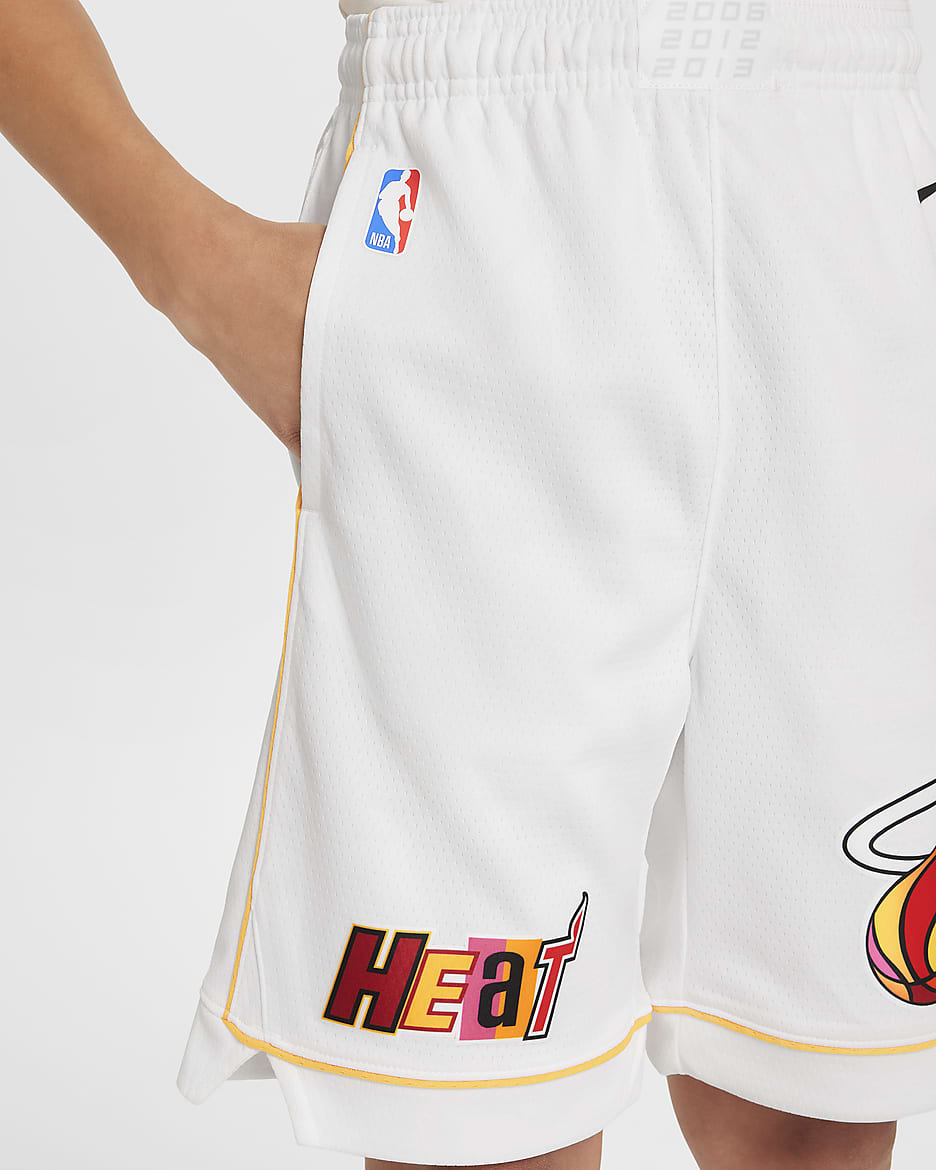 Miami Heat Nike Dri-FIT NBA Swingman-shortsene til større børn - hvid