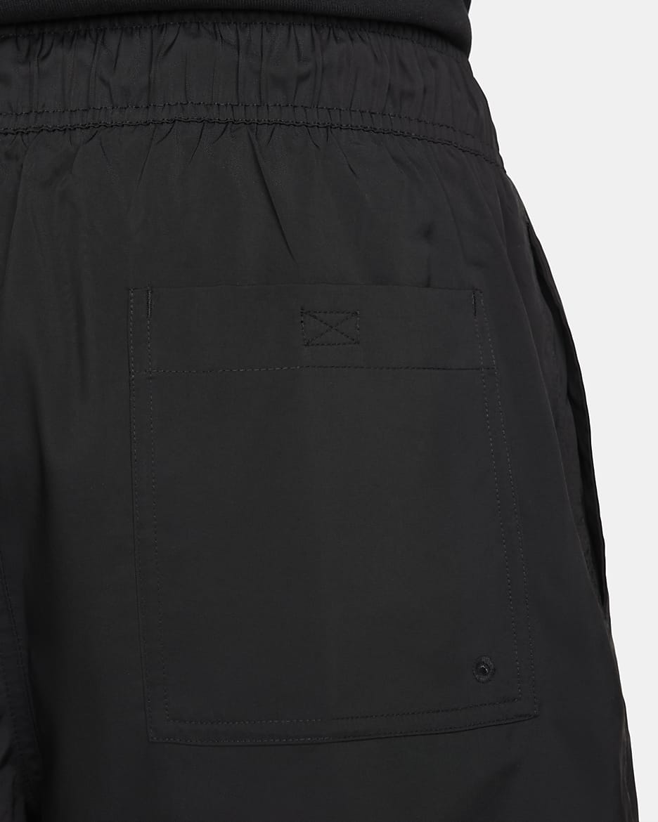 Nike Club Men's Woven Flow Shorts - Black/White