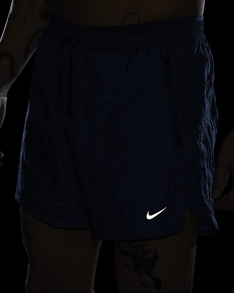 Shorts de correr Dri-FIT de 13 cm con forro de ropa interior para hombre Nike Stride Running Division - Azul cancha/Negro