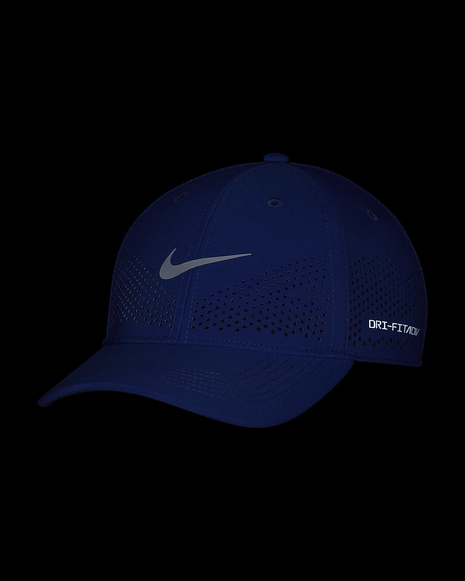 หมวกแก๊ป Swoosh มีโครง Nike Dri-FIT ADV Club - Light Ultramarine/ขาว