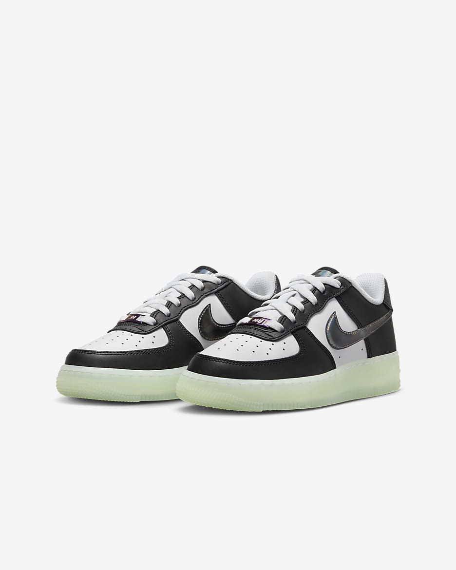 Nike Air Force 1 LV8 Older Kids' Shoes - White/Vapour Green/Black