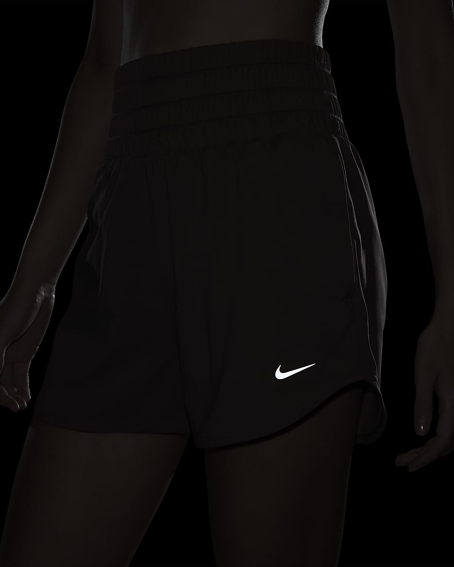 Nike One Dri-FIT Shorts mit Futter und besonders hohem Taillenbund für Damen (ca. 7,5 cm) - Smokey Mauve