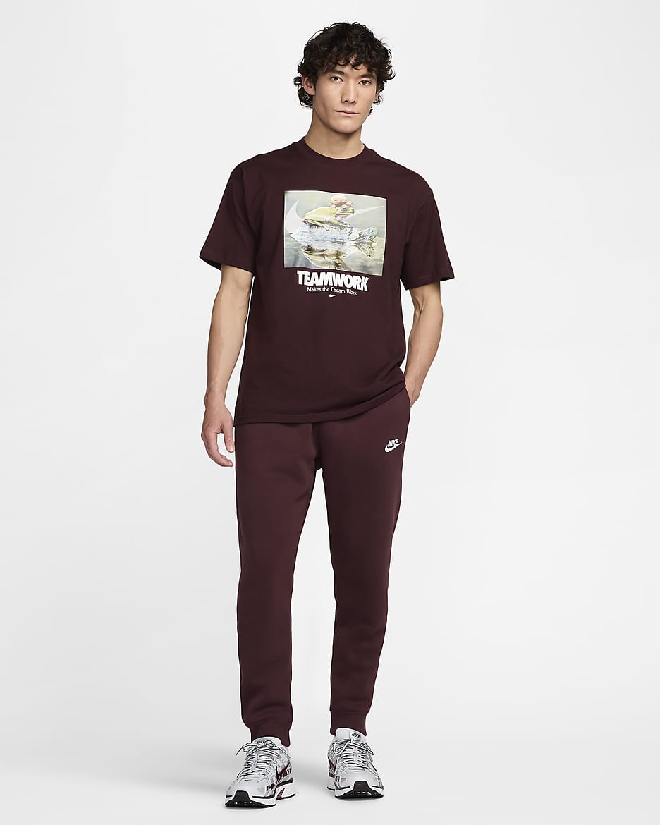 Nike Sportswear Men's Max90 T-Shirt - Burgundy Crush