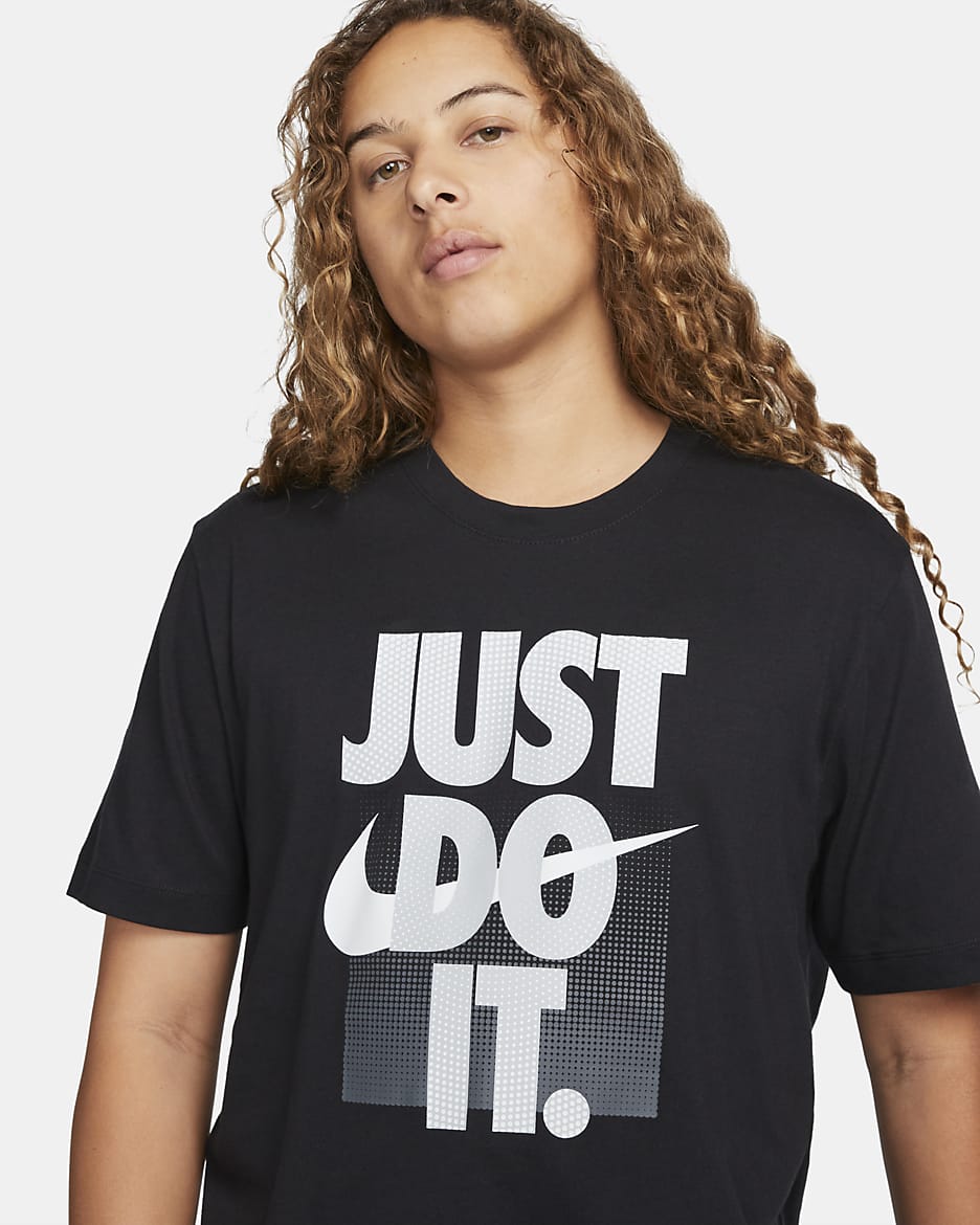 Nike Sportswear Men's T-Shirt - Black