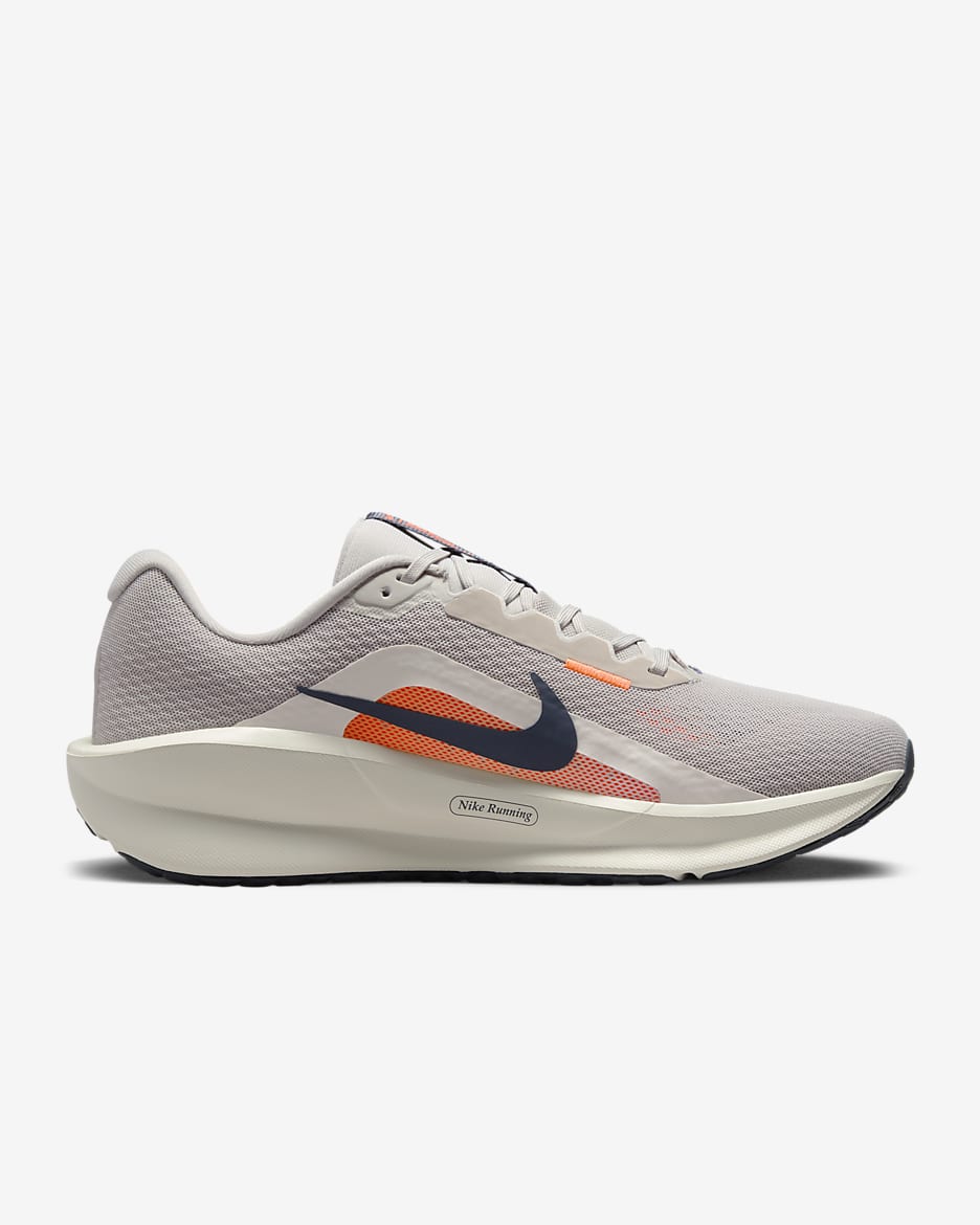 Tenis de correr en pavimento para hombre Nike Downshifter 13 - Mena de hierro claro/Naranja total/Vela/Trueno azul