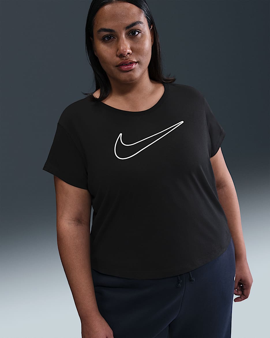 Playera de manga corta con gráficos para mujer (talla grande) Nike Sportswear - Negro/Blanco