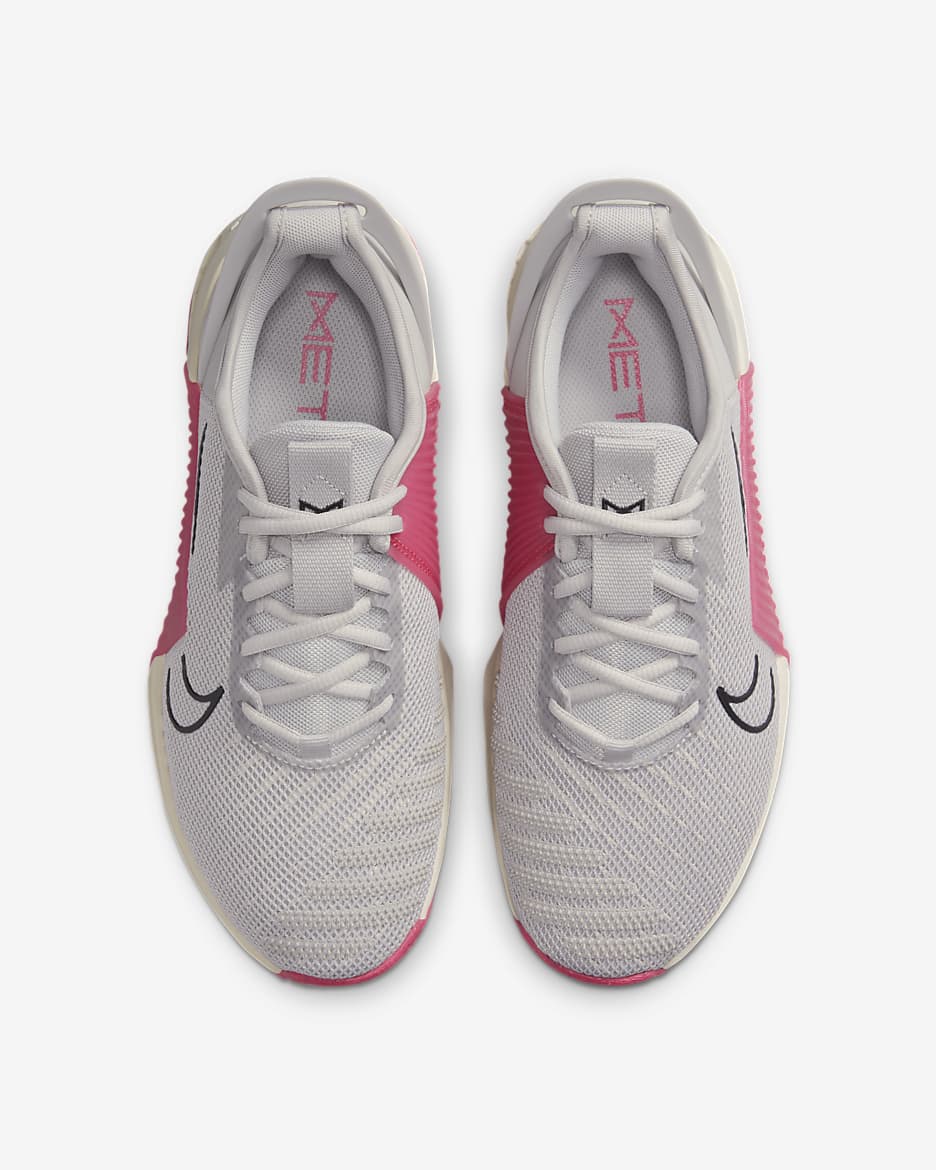 Chaussure d'entraînement Nike Metcon 9 EasyOn pour femme - Light Iron Ore/Light Orewood Brown/Aster Pink/Noir