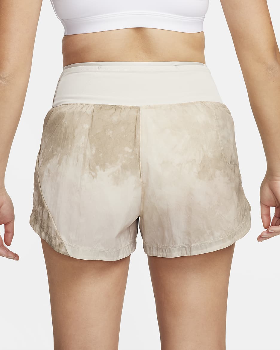 Shorts da running Repel a vita media con slip foderati 8 cm Nike Trail – Donna - Light Orewood Brown/Baroque Brown