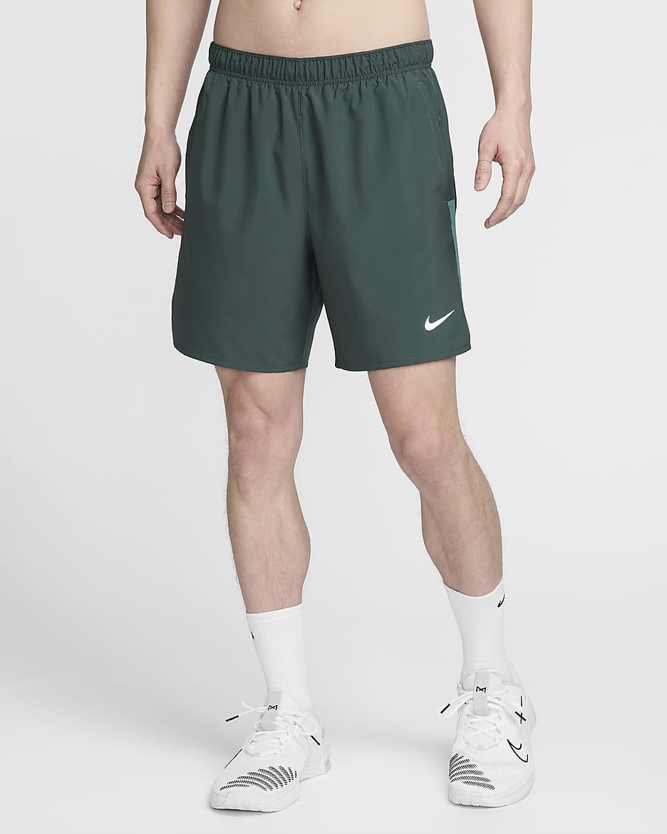 Nike Challenger Dri-FIT 2-in-1-Laufshorts für Herren (ca. 18 cm) - Vintage Green/Bicoastal/Schwarz