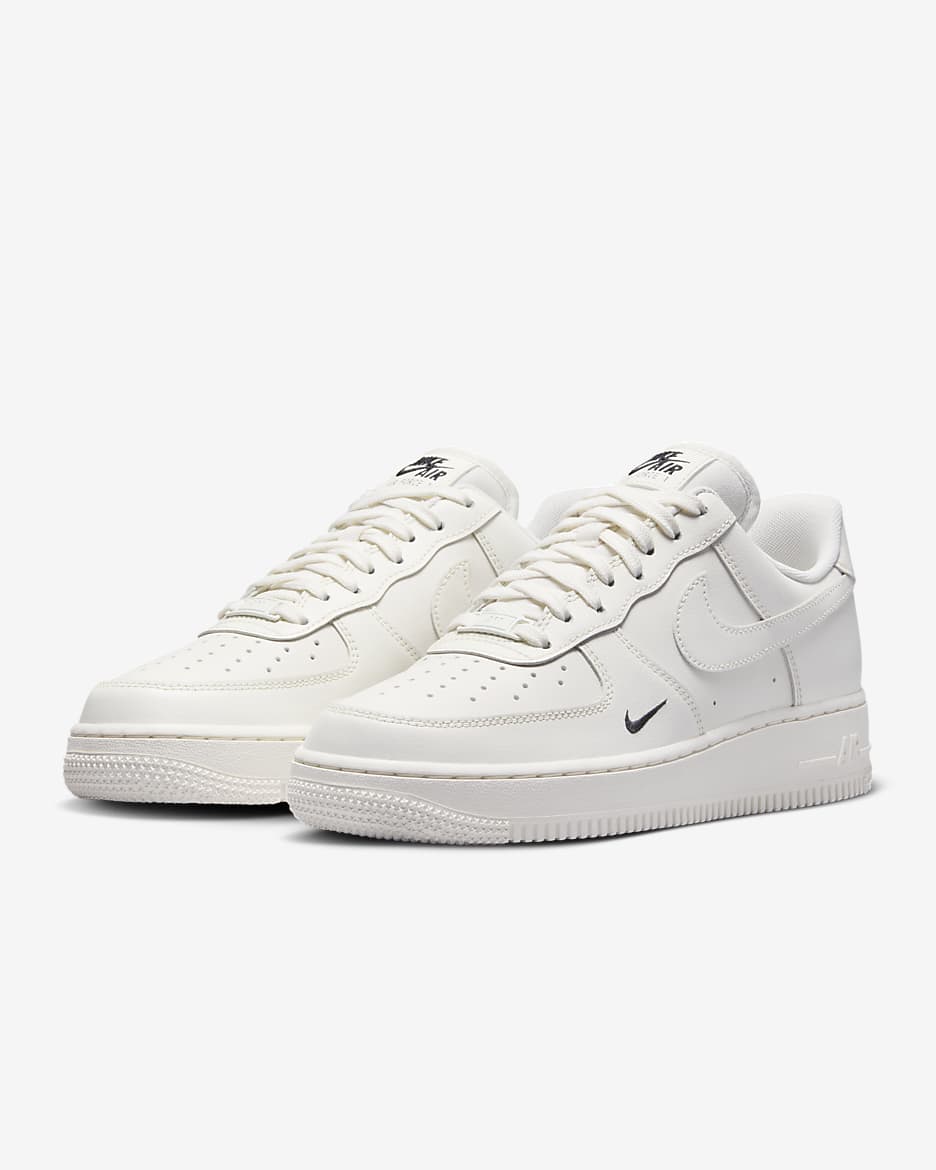 รองเท้าผู้หญิง Nike Air Force 1 ’07 Essential - Sail/ดำ/Sail